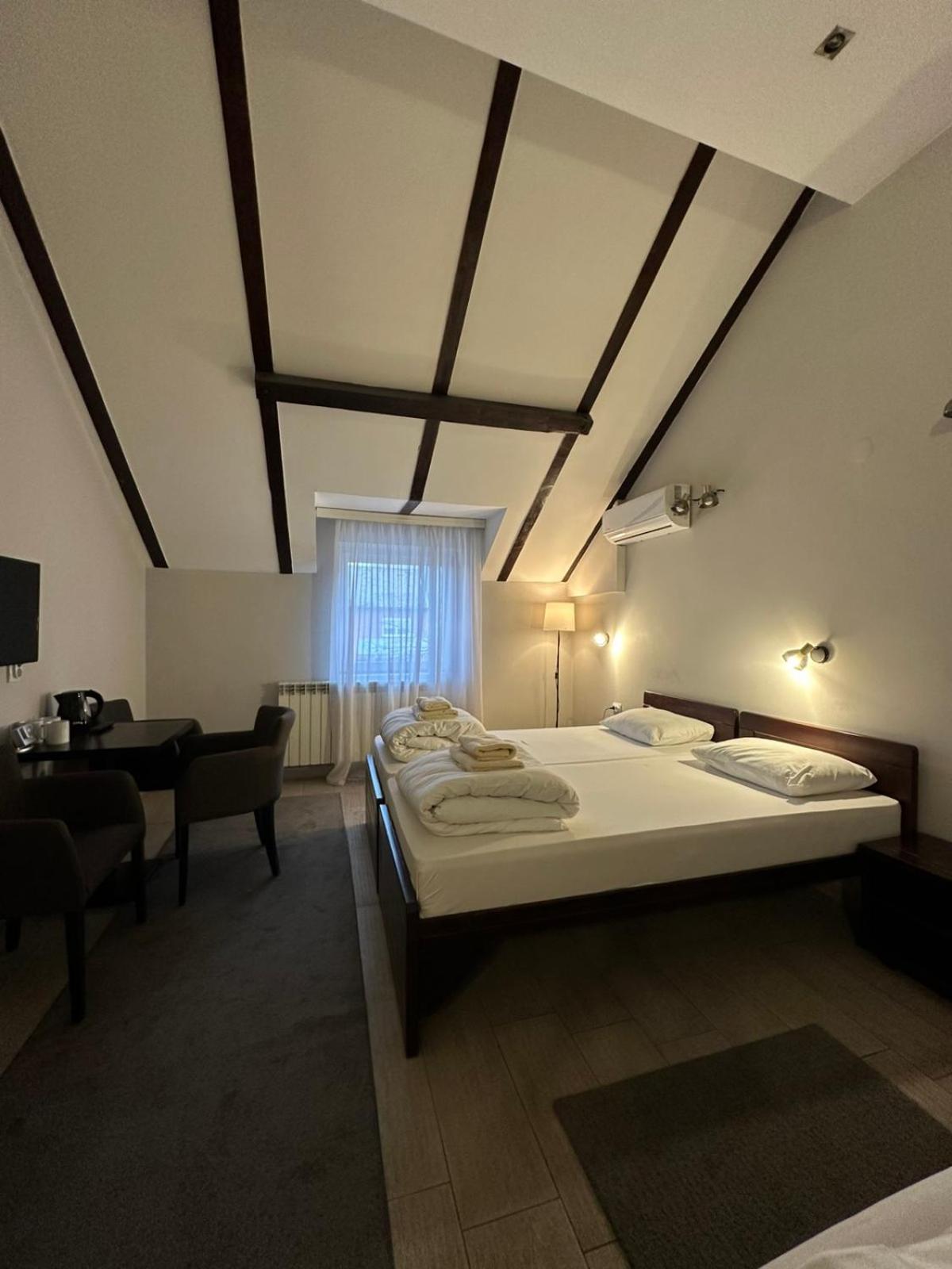 Apartments & Accommodation Stojic Новий Сад Номер фото